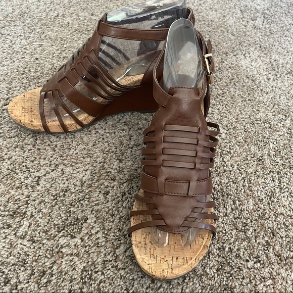 Cato Shoes - EUC Brown leather and Cork Heels